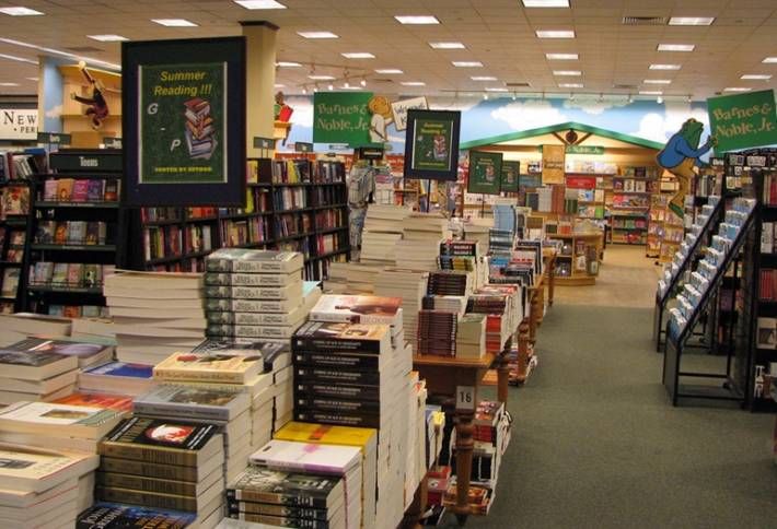 Barnes Noble To Leave Downtown