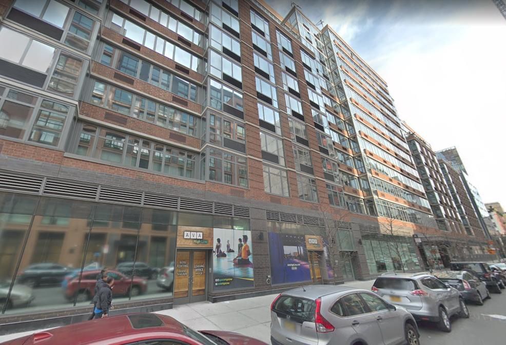 Invesco Buying Majority Stake In 1 300 Manhattan