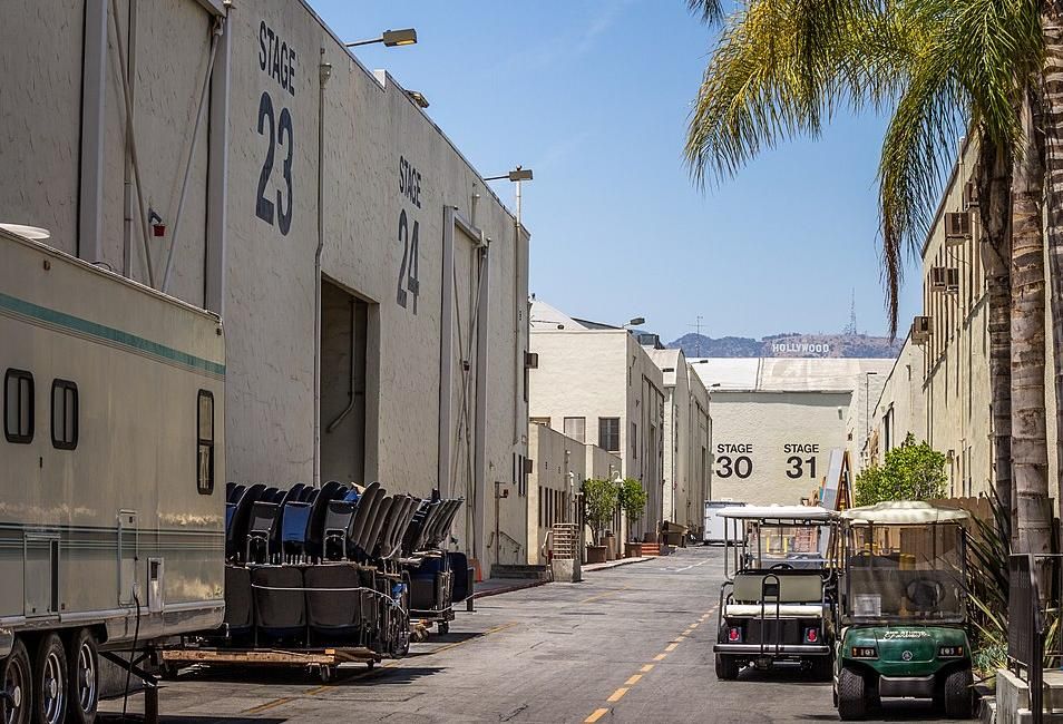 Tennessee Pursues Paramount As Studio Mulls California Exit