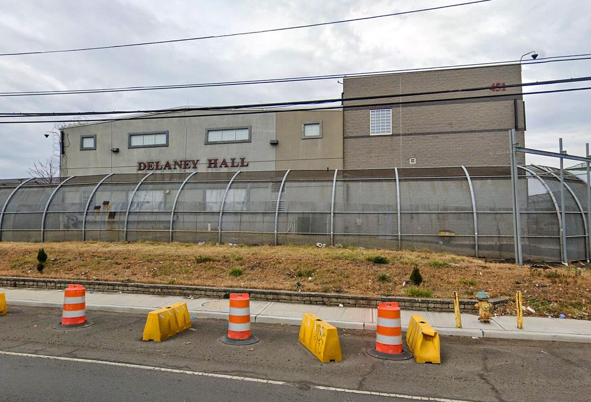 Private Prison Operators Predict Unprecedented Growth From Trump’s ...