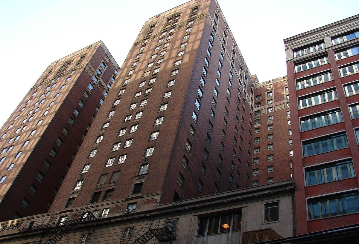 Hilton Hotel Owners Behind On Billions In Loans