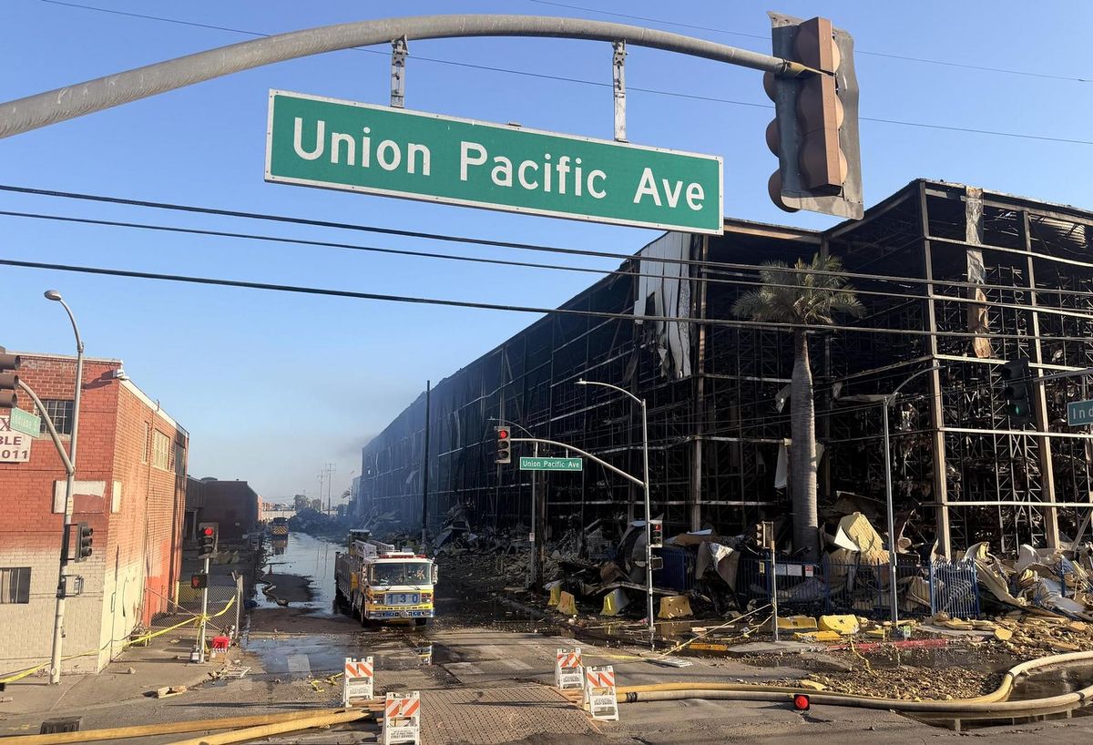 Burned LA Cold Storage Facility Emitting Odors, Drawing Pests