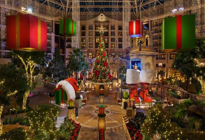 Check Out These Beautiful Dallas Hotel Lobbies All Dressed Up For Christmas