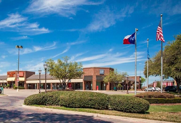 Blue Riocan RioCan Completes US Portfolio Sale To Blackstone