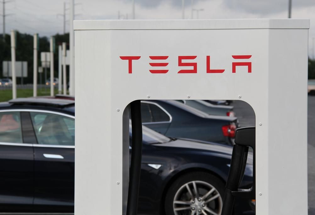 Tesla To Add Retail, Restaurants To Supercharger Stations