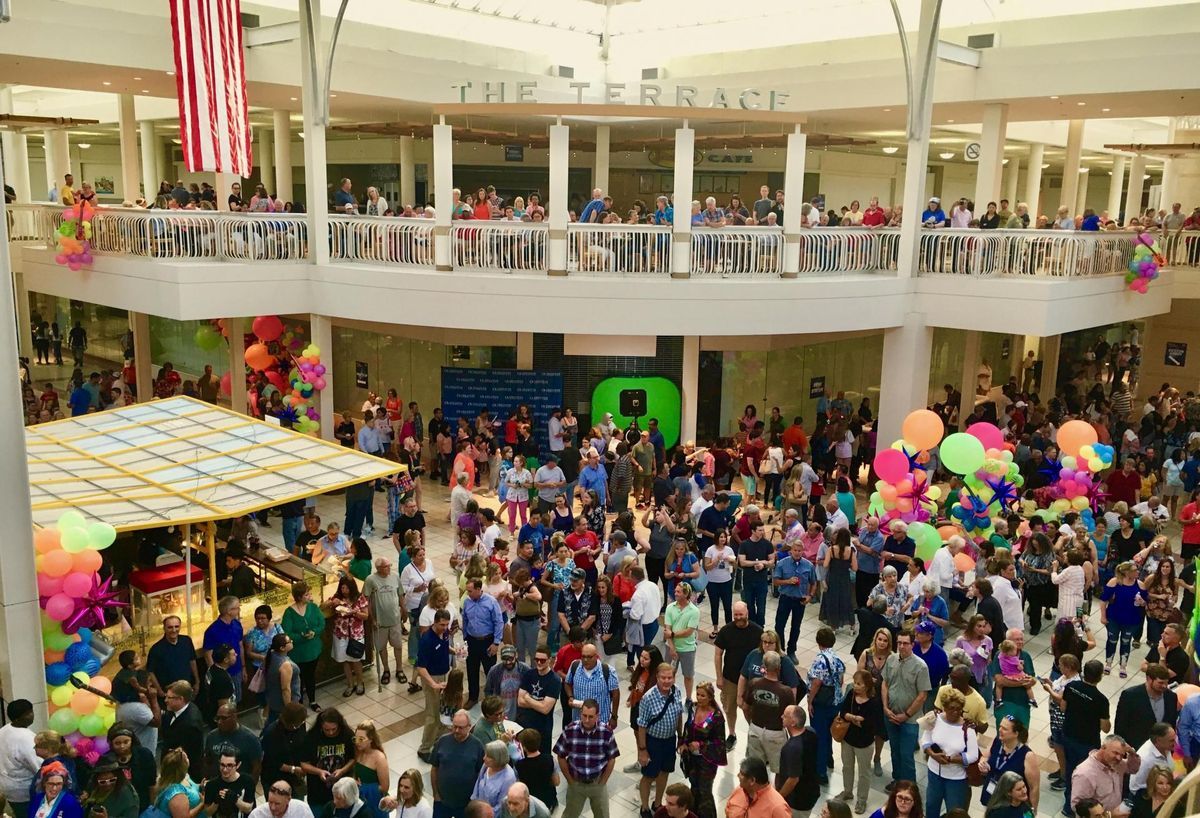 The Long Goodbye Party In The Food Court As Residents Bid