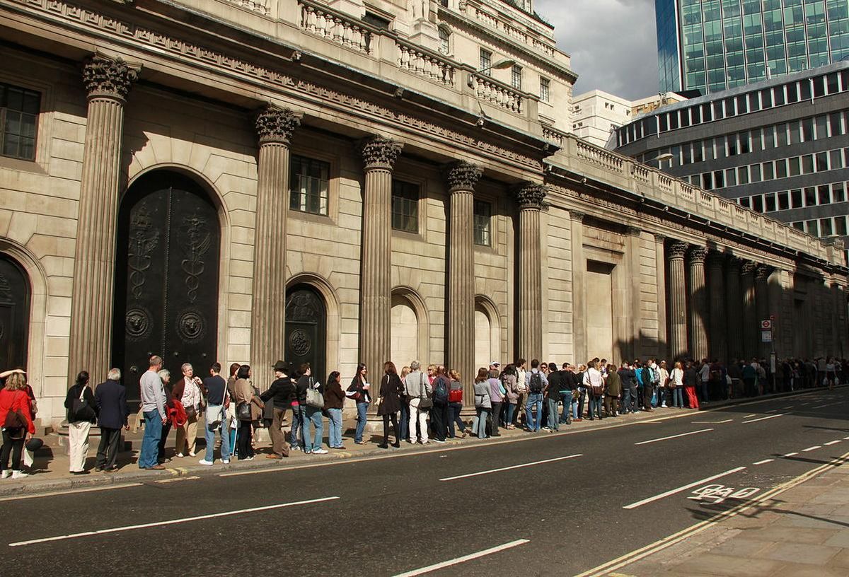 Nearly 190 Smaller Banks Would Collapse If Hit By Depositor Runs, New