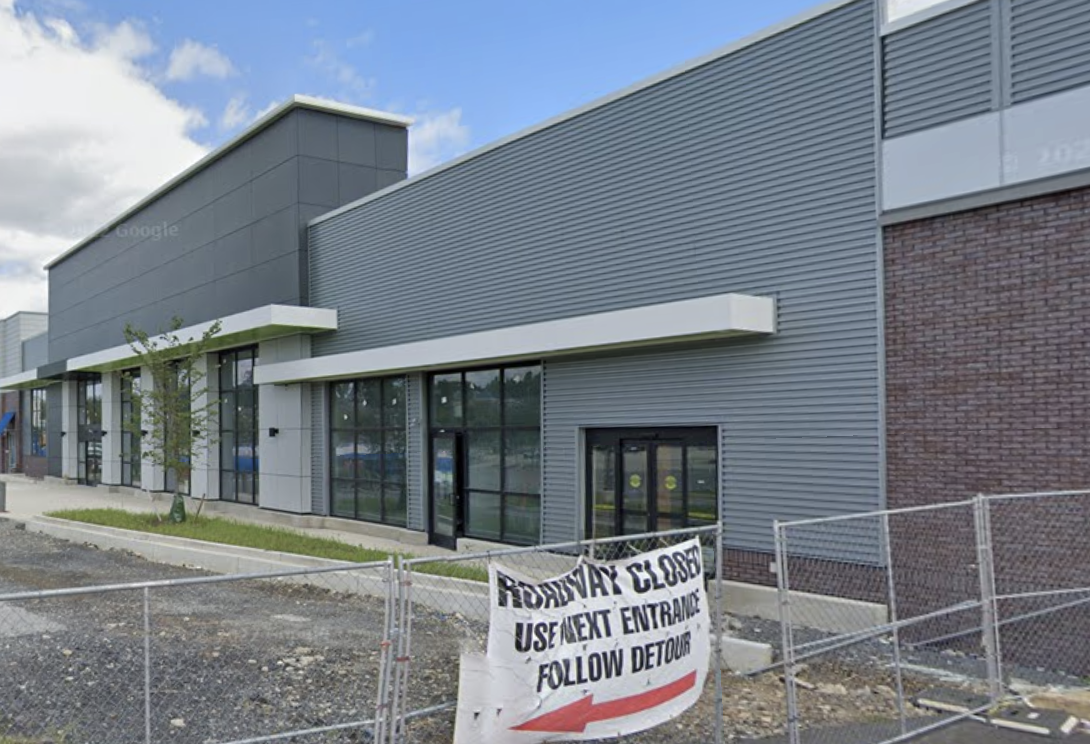 Amazon Sued By Shopping Center Landlord Over Unopened Amazon Fresh ...