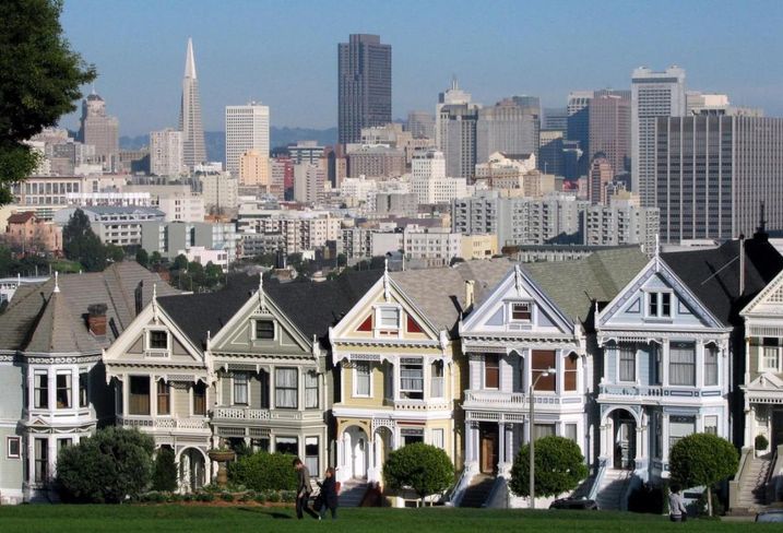 San Francisco painted ladies skyline
credit: Samuel Wantman