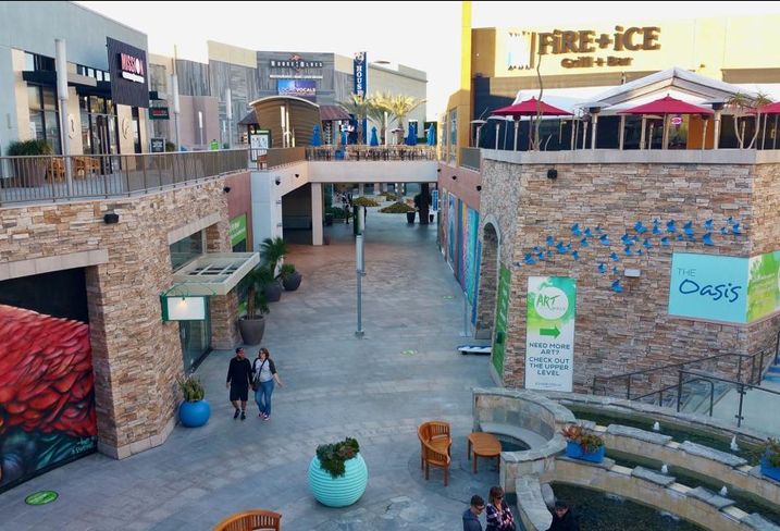 Anaheim Gardenwalk A Retail Center Next To Disneyland Is Up For Sale
